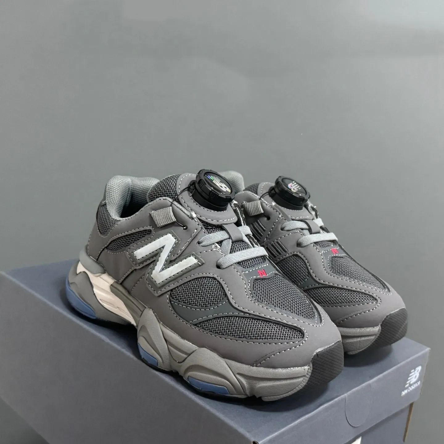 【24-37】クッション性抜群 履き心地抜群 安定感のあるソール 多色選べる ストレッチ素材 スニーカー