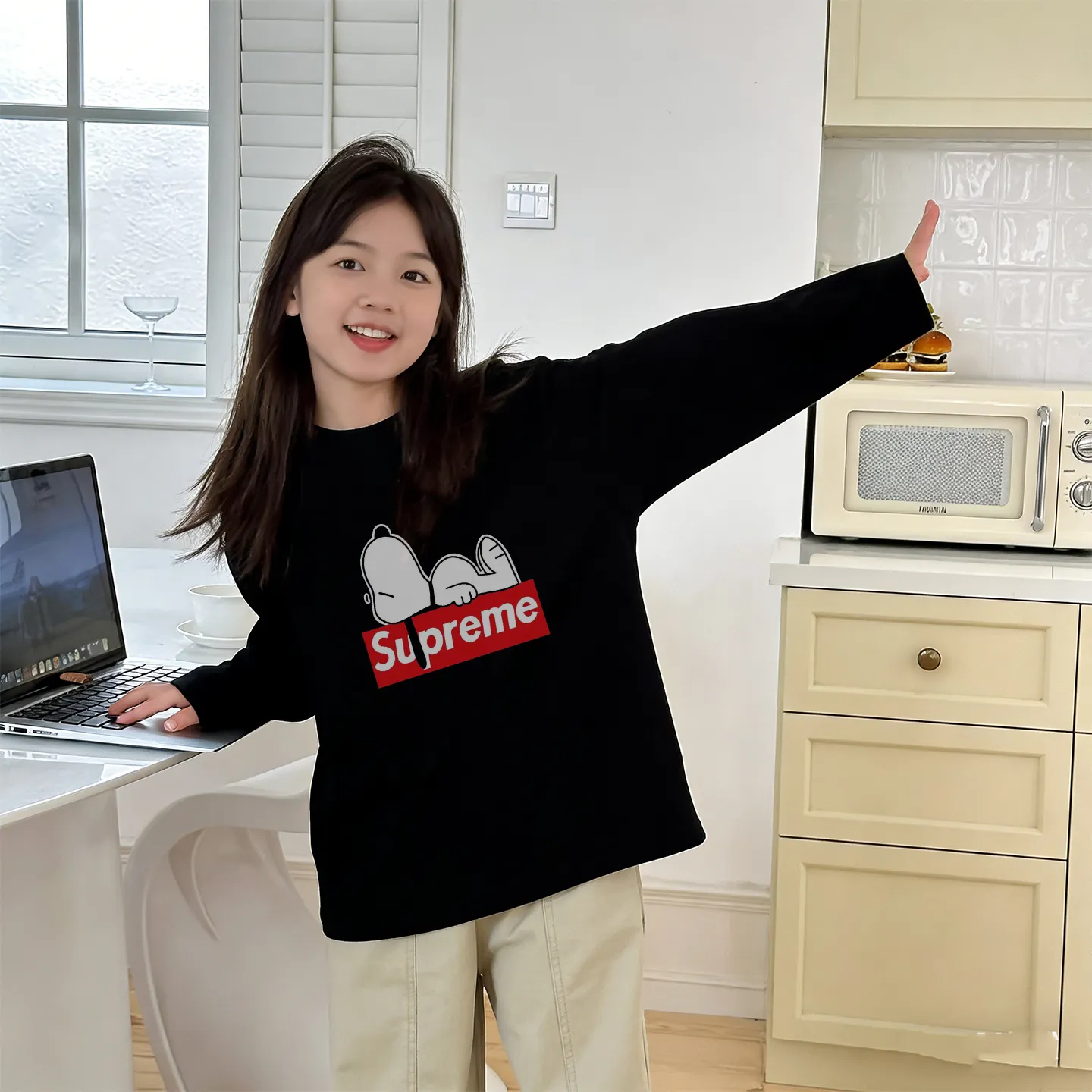 【90-160cm】一枚で決まる ギフトにも人気 子どもらしさ満載 カジュアル 着せやすい 長袖 Tシャツ