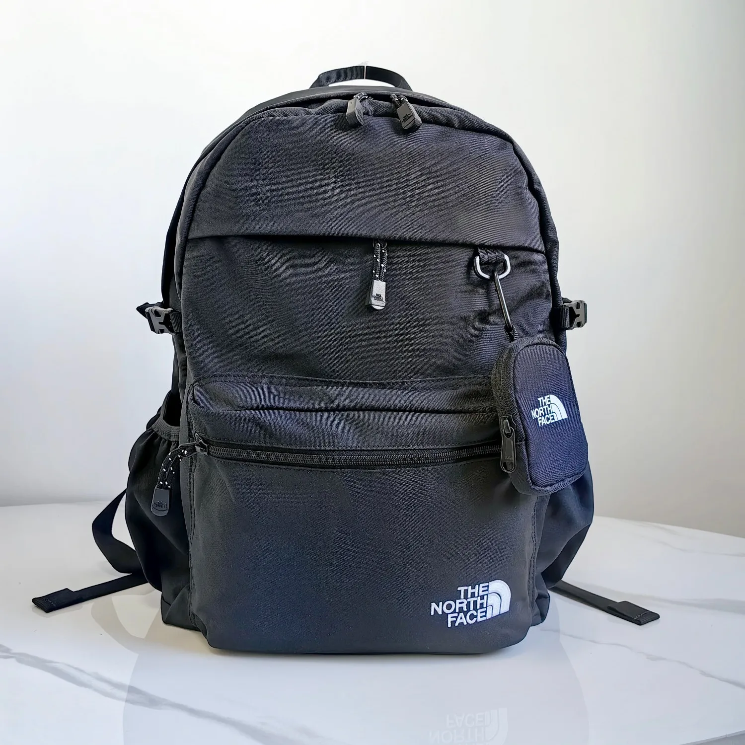 丈夫な素材 やさしい背負い心地 トレンド感満点 話題商品 多色選べる バックバッグ