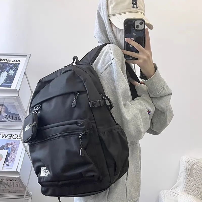 丈夫な素材 やさしい背負い心地 トレンド感満点 話題商品 多色選べる バックバッグ