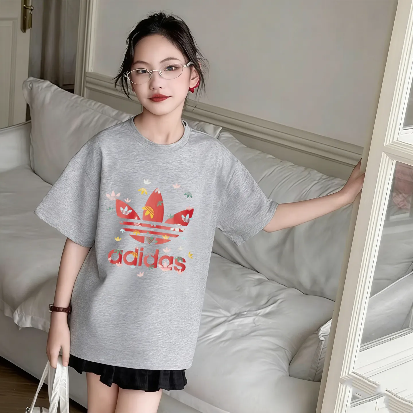 【90-160cm】トレンド感たっぷり 好感度100％  おしゃれ トレンド  女の子 半袖 Tシャツ