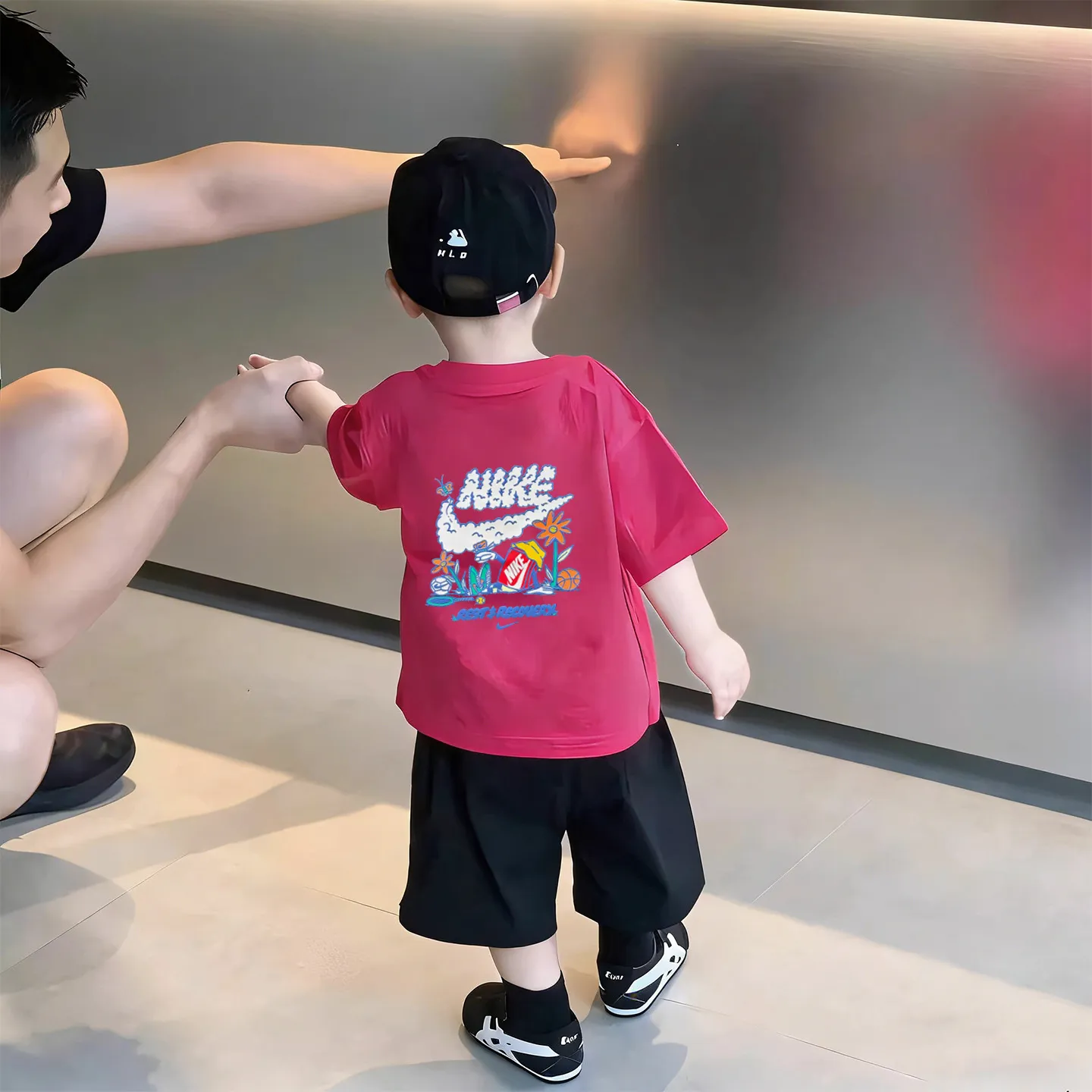 【90-160cm】目を奪われる おしゃれ見え トレンド  合わせやすい 男の子 半袖 Tシャツ