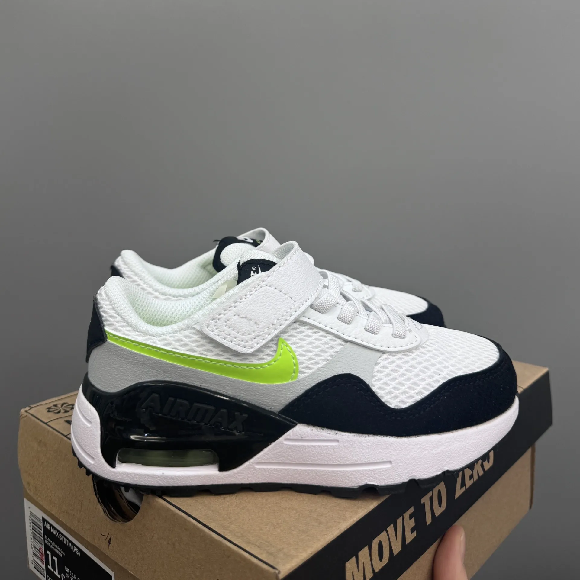 【25-37】足に優しい素材 軽くて動きやすい 存在感抜群 カジュアル 履きやすい スニーカー