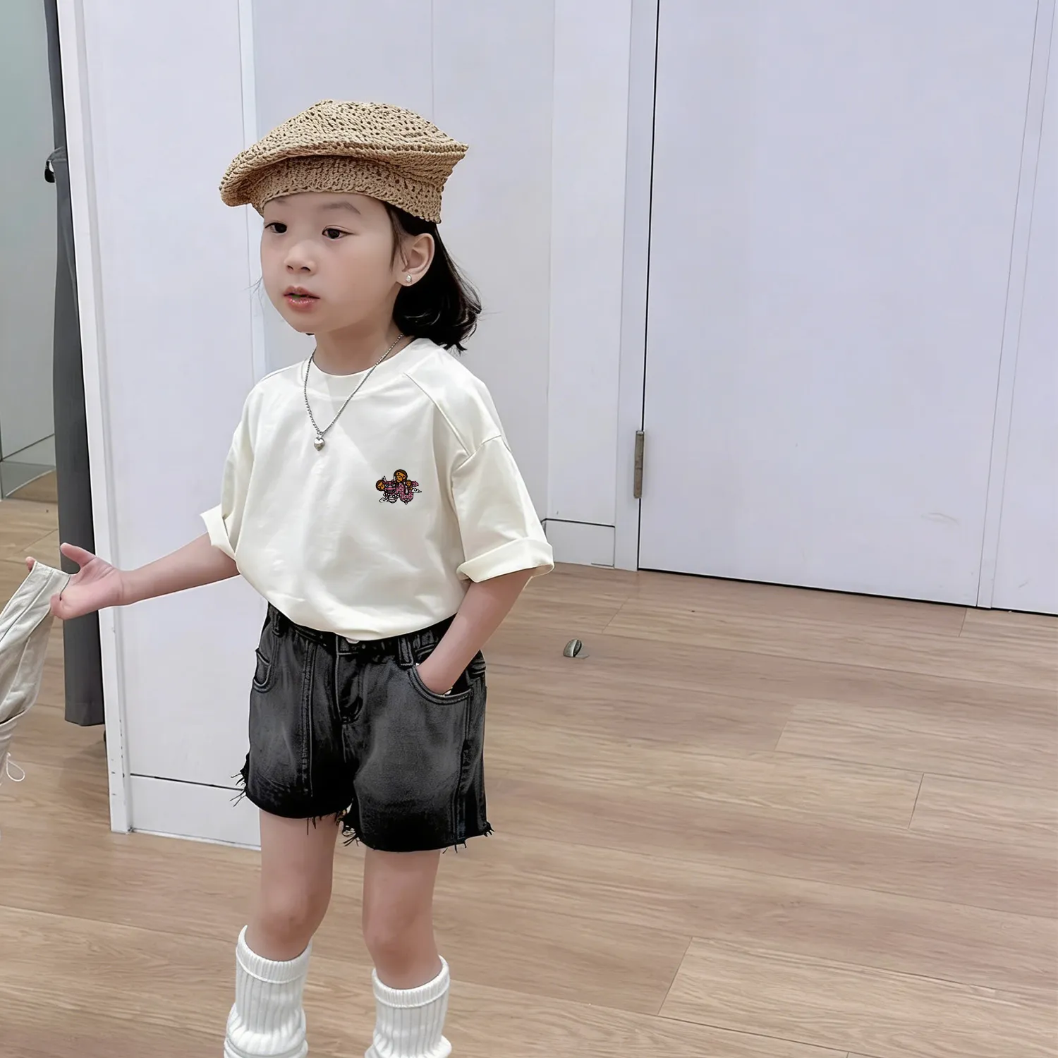 【90-160cm】明るい印象 トレンド感あり おしゃれキッズ カジュアル 合わせやすい 女の子 半袖 Tシャツ