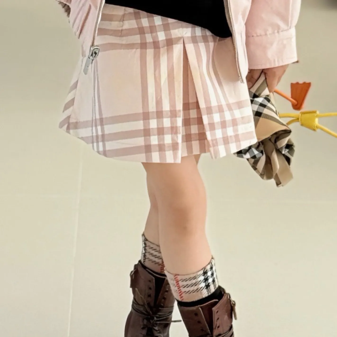 【100-170cm】子ども服らしい可愛さ 着回し力抜群 旬のデザイン 合わせやすい 女の子 アウター スカート