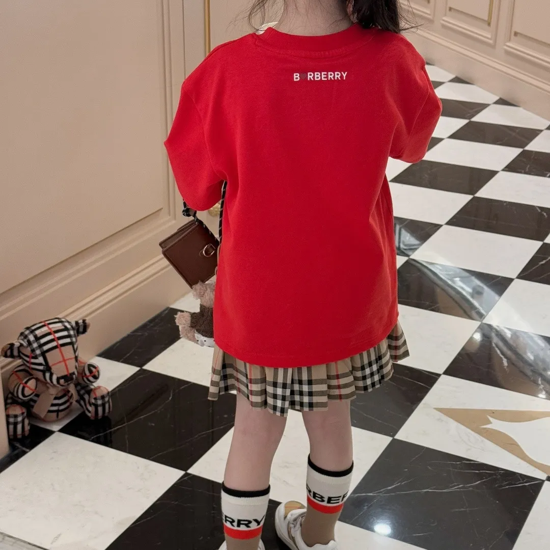 【110-160cm】動きやすい印象 リラックス感 デイリーコーデ カジュアル 二色選べる 半袖 Tシャツ