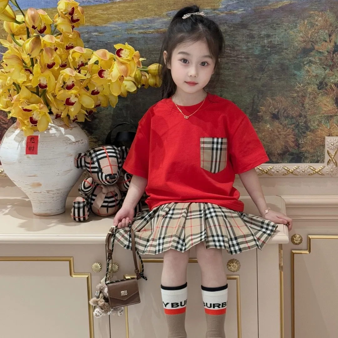 【110-160cm】動きやすい印象 リラックス感 デイリーコーデ カジュアル 二色選べる 半袖 Tシャツ