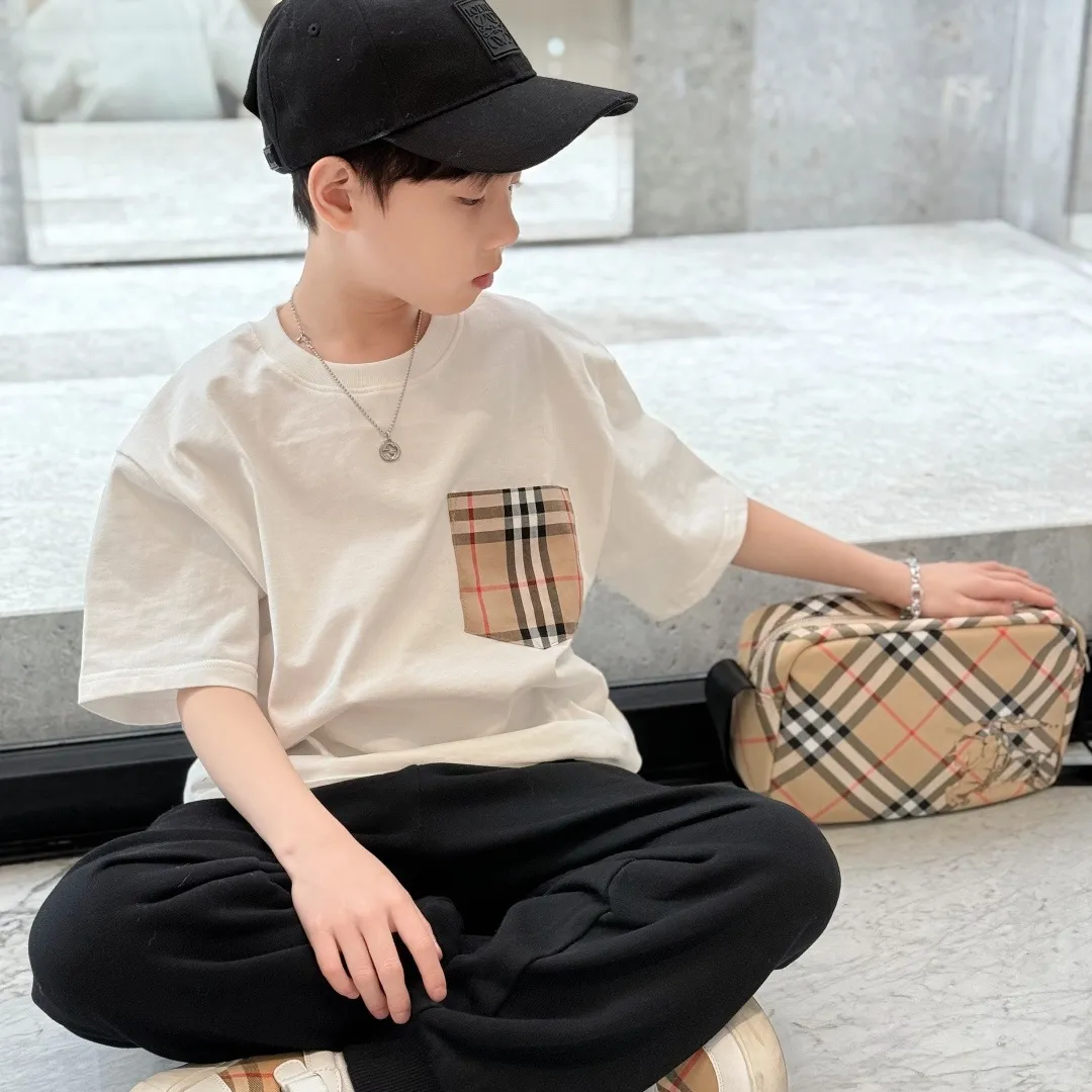 【110-160cm】動きやすい印象 リラックス感 デイリーコーデ カジュアル 二色選べる 半袖 Tシャツ