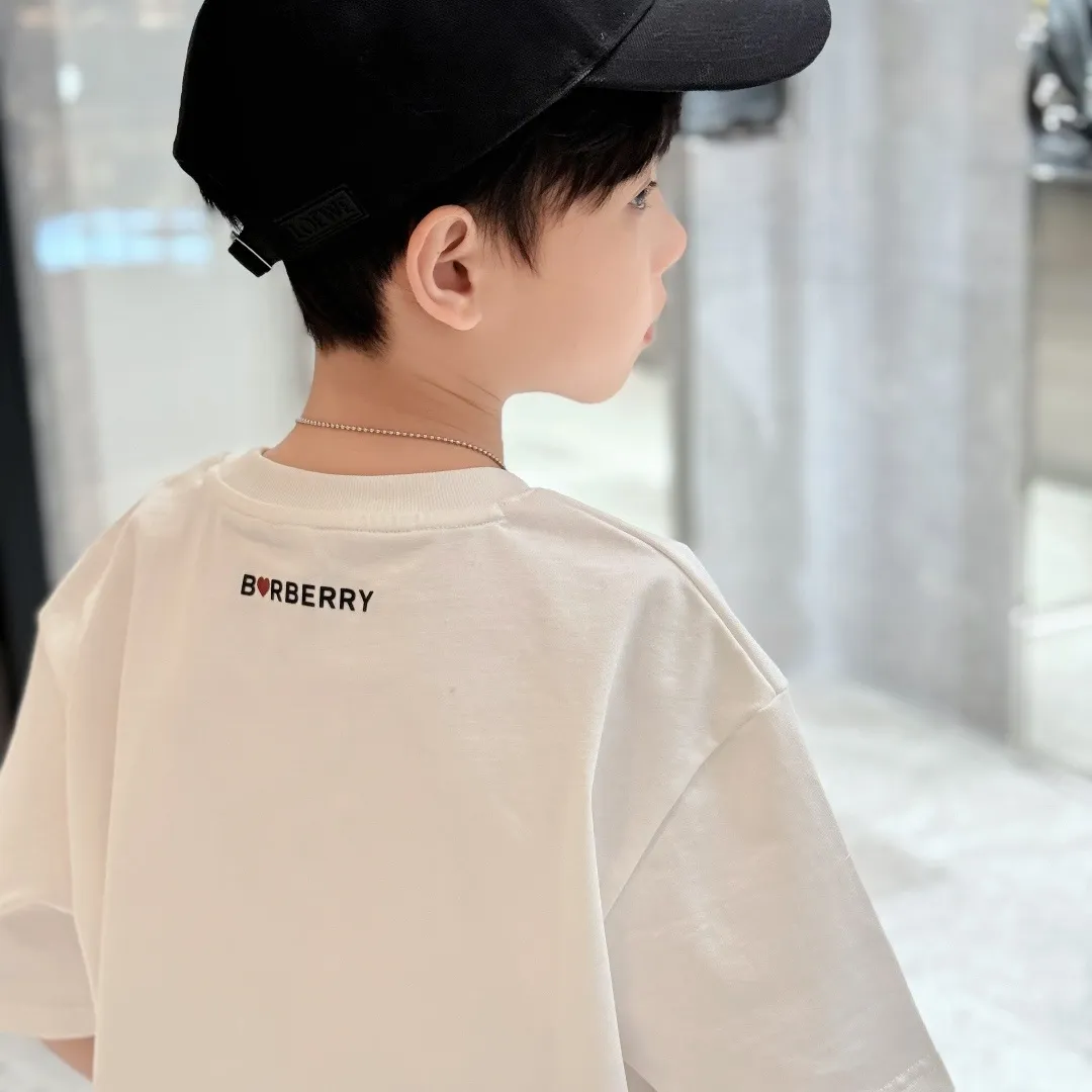 【110-160cm】動きやすい印象 リラックス感 デイリーコーデ カジュアル 二色選べる 半袖 Tシャツ