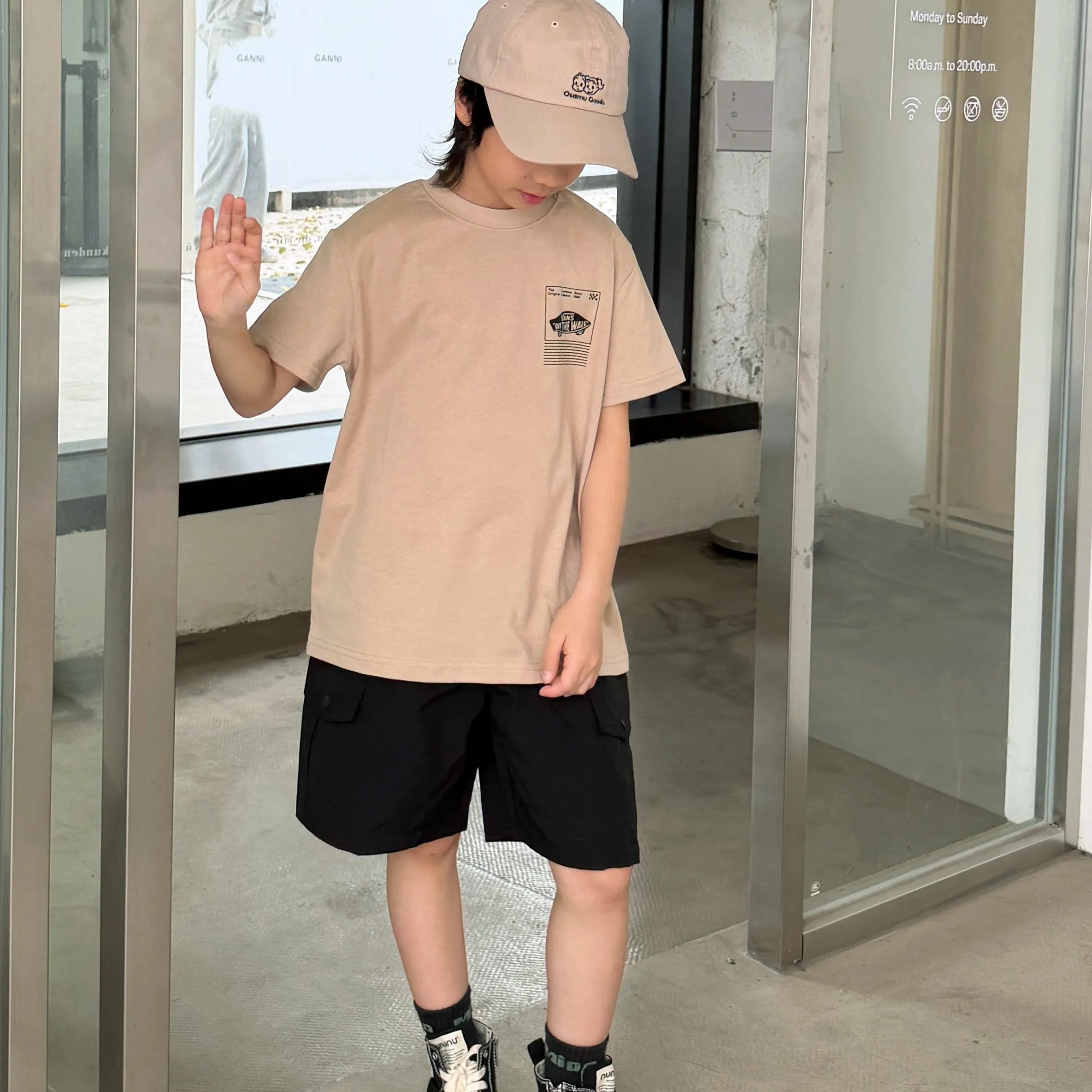 【90-160cm】デイリー使い 写真映え インスタ映え カジュアル 二色選べる 合わせやすい 半袖 Tシャツ