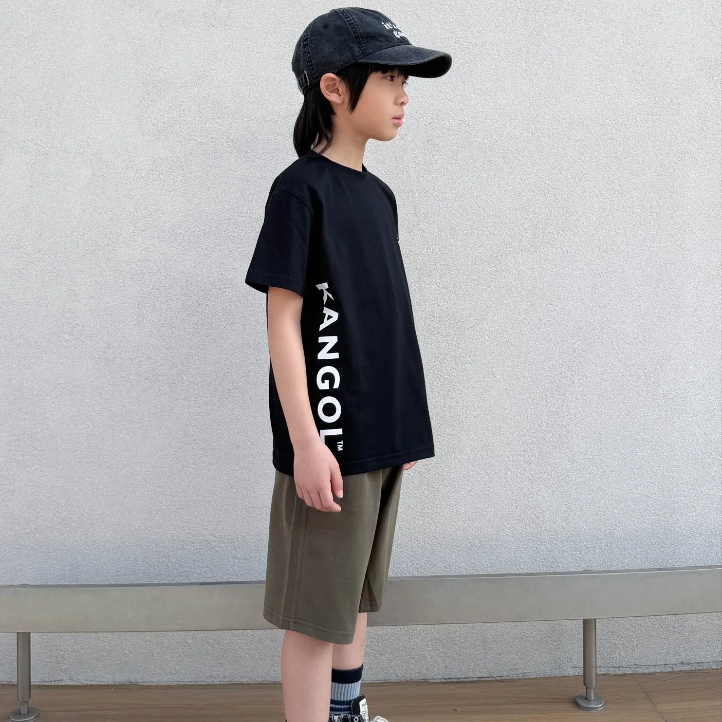 【90-160cm】リラックス感 着るだけでおしゃれ 今っぽい カジュアル 二色選べる 合わせやすい 半袖 Tシャツ