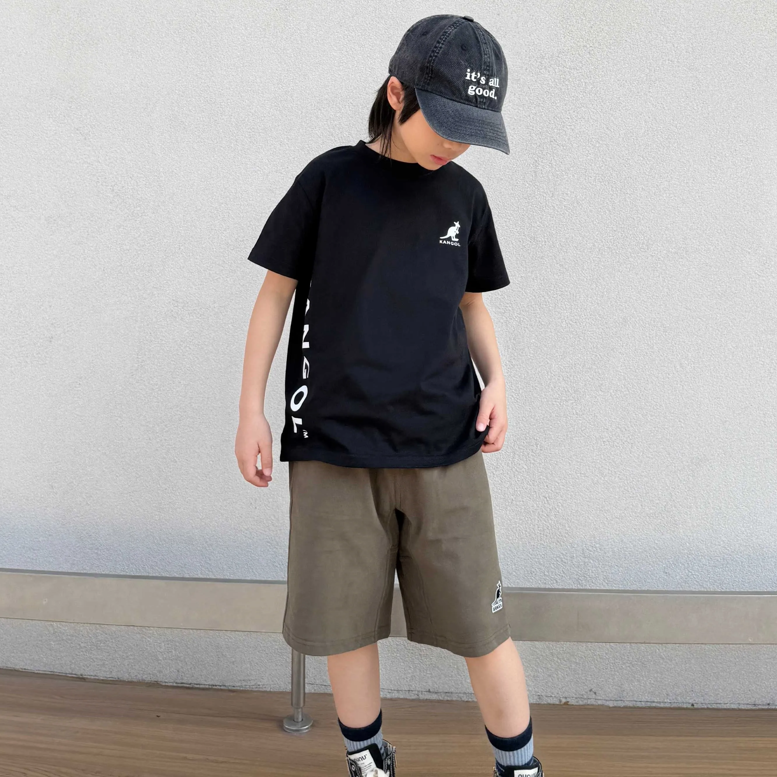 【90-160cm】リラックス感 着るだけでおしゃれ 今っぽい カジュアル 二色選べる 合わせやすい 半袖 Tシャツ