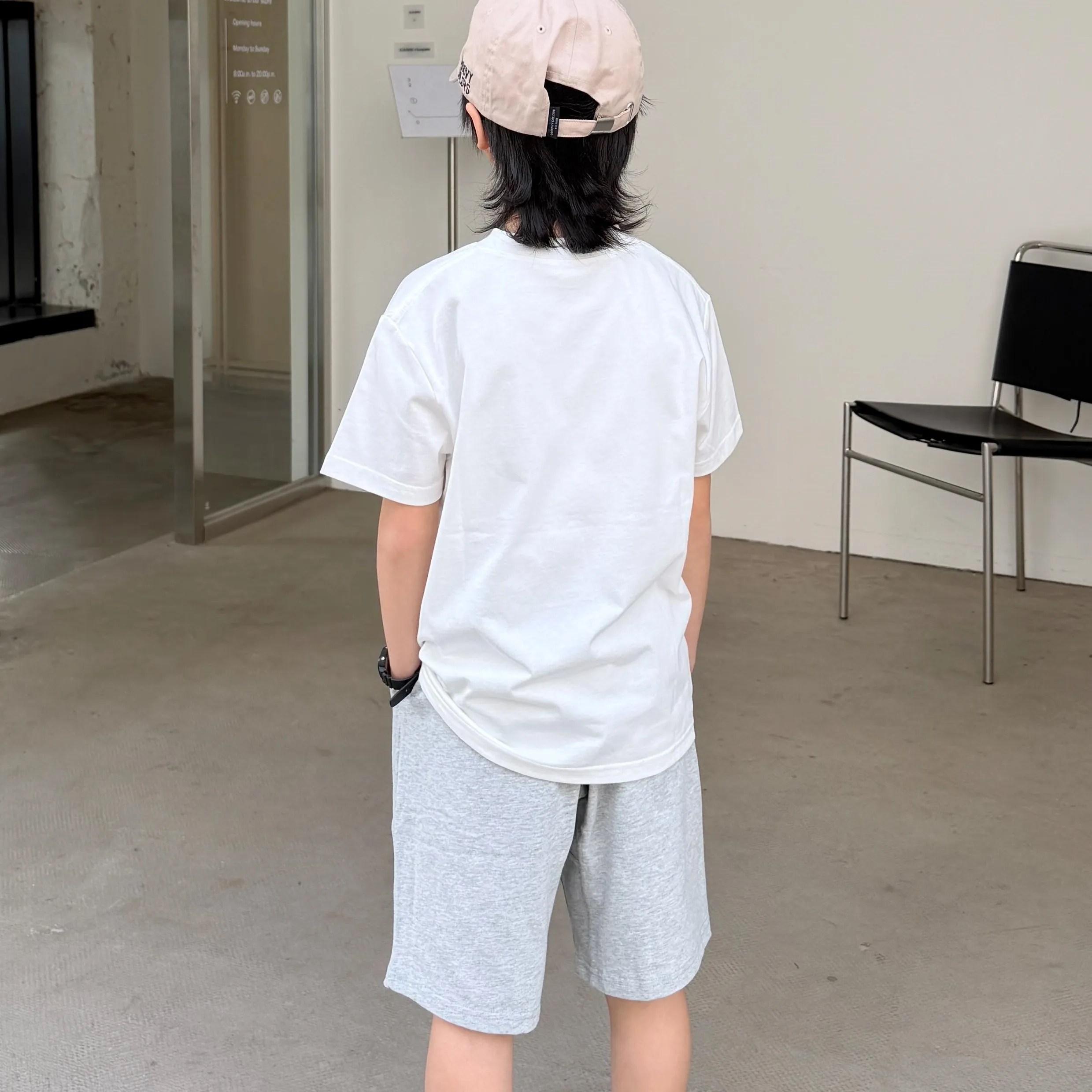 【90-160cm】リラックス感 着るだけでおしゃれ 今っぽい カジュアル 二色選べる 合わせやすい 半袖 Tシャツ